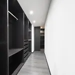 Modern And Spacious *