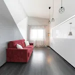 Modern And Spacious Βίλα