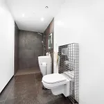 Modern And Spacious Βίλα