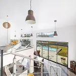 Modern And Spacious