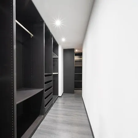 Modern And Spacious *