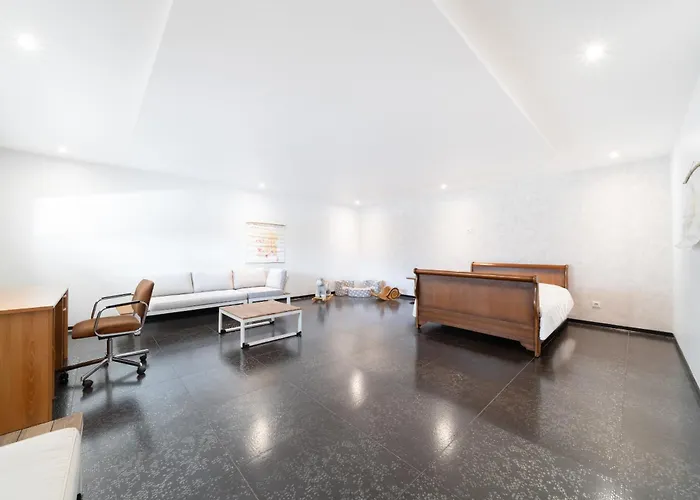 Modern And Spacious Villa *