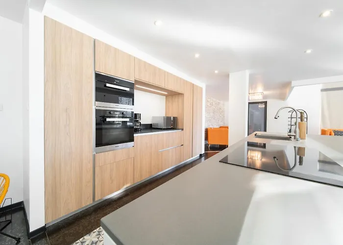 Villa Modern And Spacious