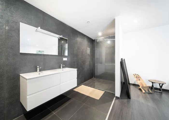 Modern And Spacious *