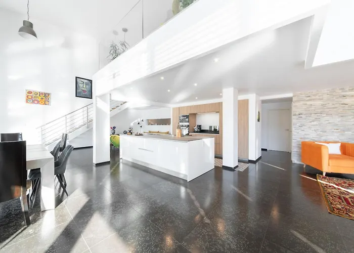 Modern And Spacious *